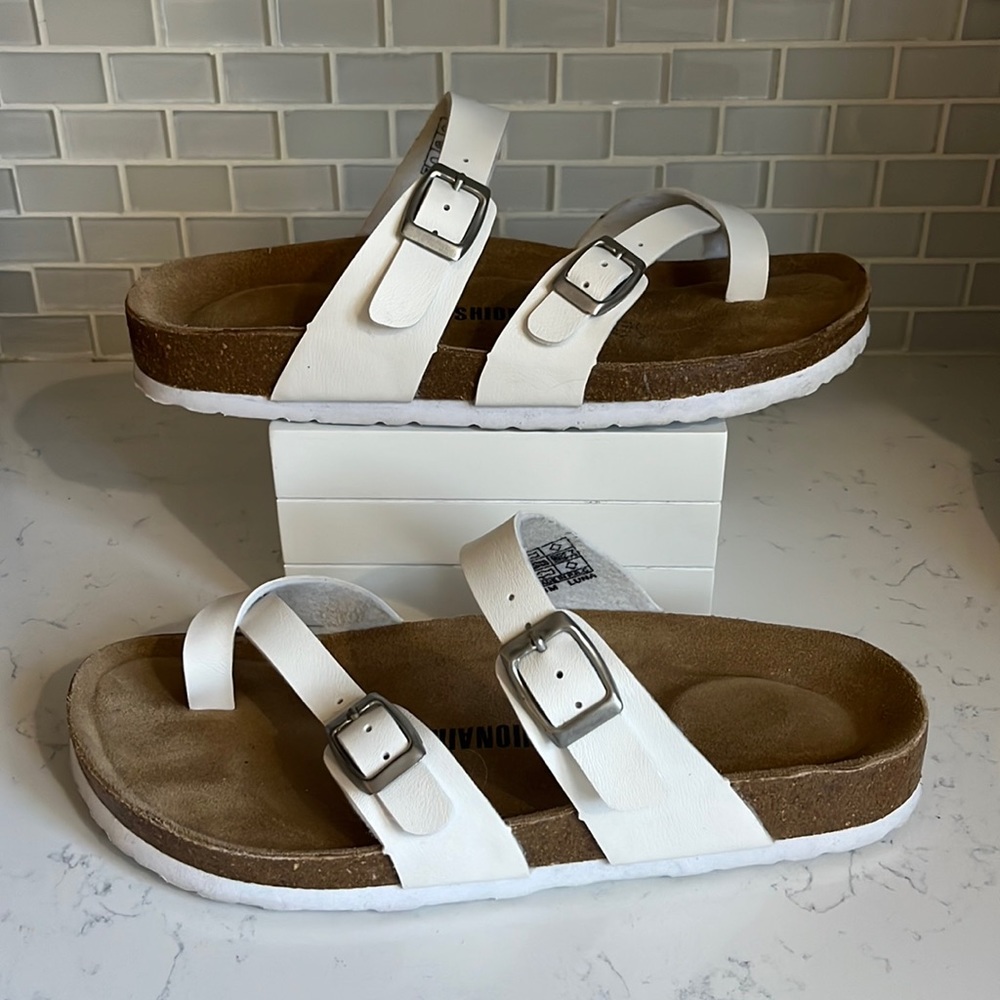 Cushionaire Luna Sandals Size 8M